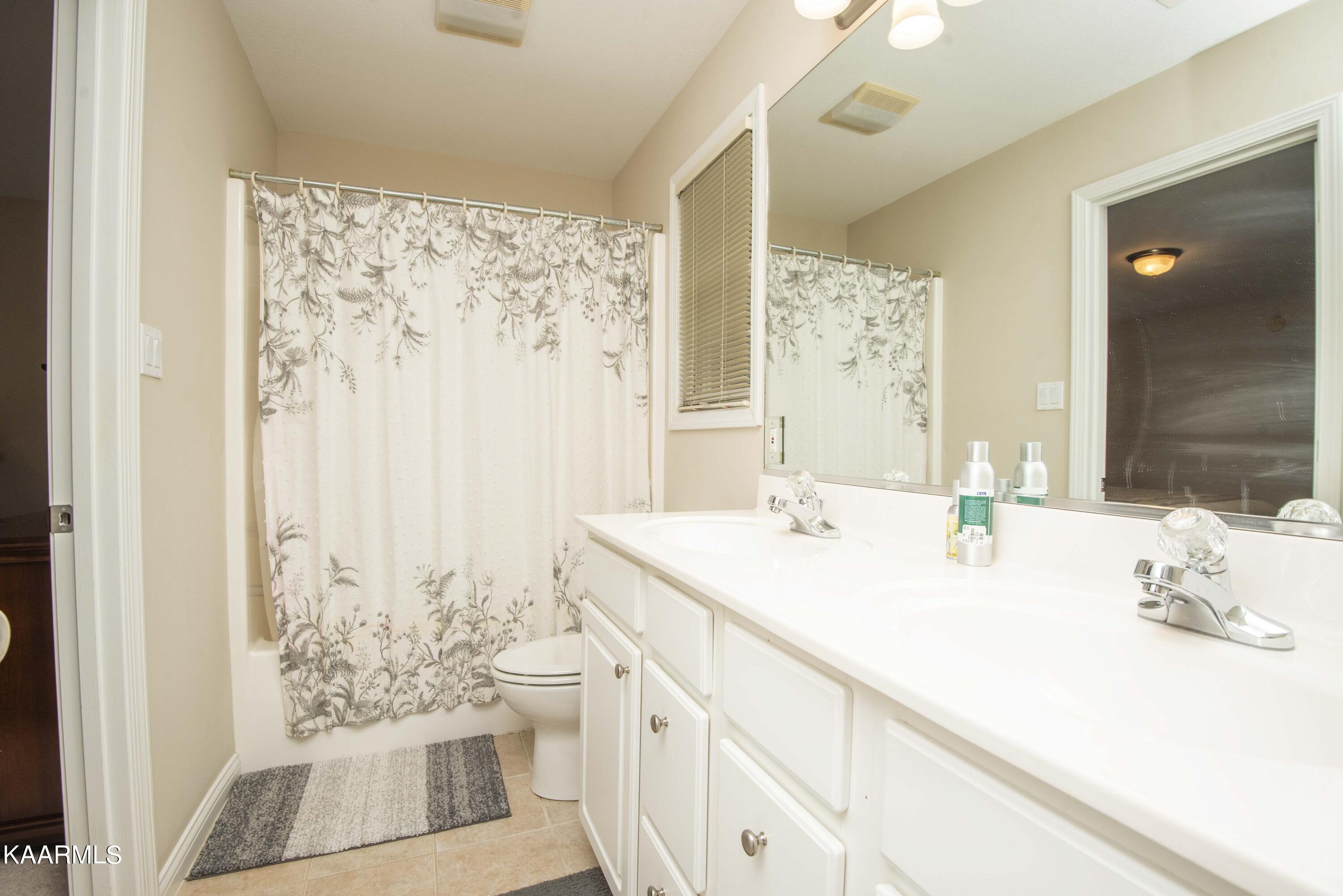 12406 Comblain Road Knoxville, TN 37934 - Photo 28 of 38 third bath_1