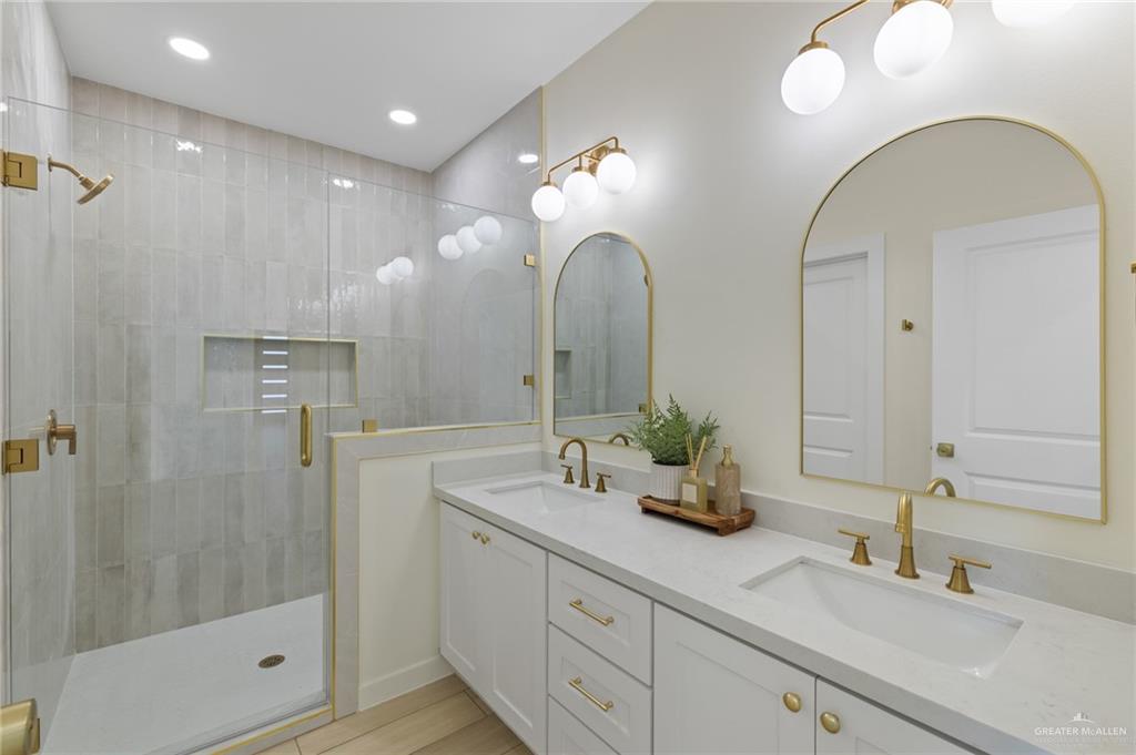 449 Padre Road Donna, TX 78537 - Photo 4 of 22 Dual vanity with integrated sinks and quartz countertops