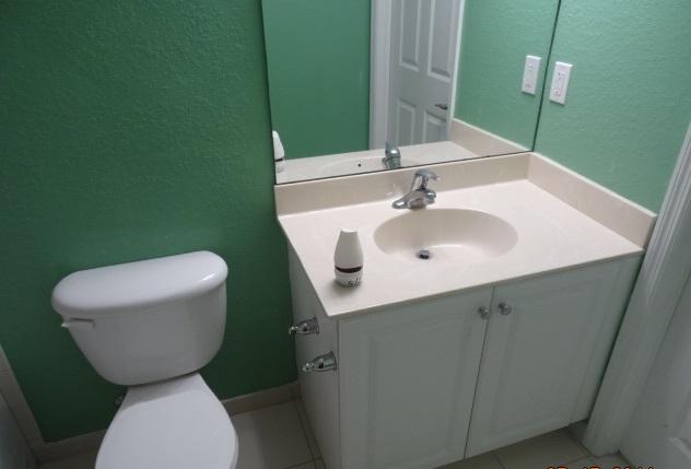 1940 Freeport Drive, Unit 5015 Riviera Beach, FL 33404 - Photo 6 of 10 Bathroom 2