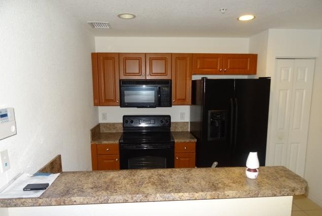 1940 Freeport Drive, Unit 5015 Riviera Beach, FL 33404 - Photo 7 of 10 Kitchen