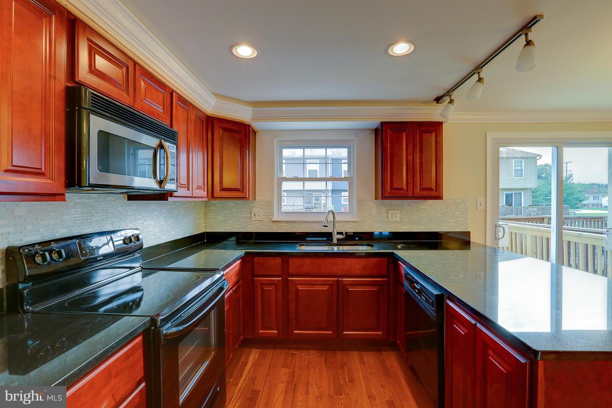 4003 Issacs Road Baltimore, MD 21220 - Photo 11 of 30 Kitchen