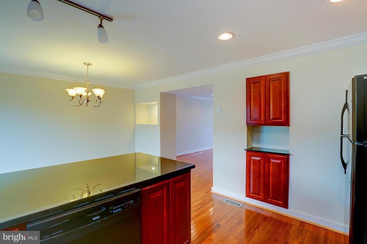 4003 Issacs Road Baltimore, MD 21220 - Photo 14 of 30 Kitchen