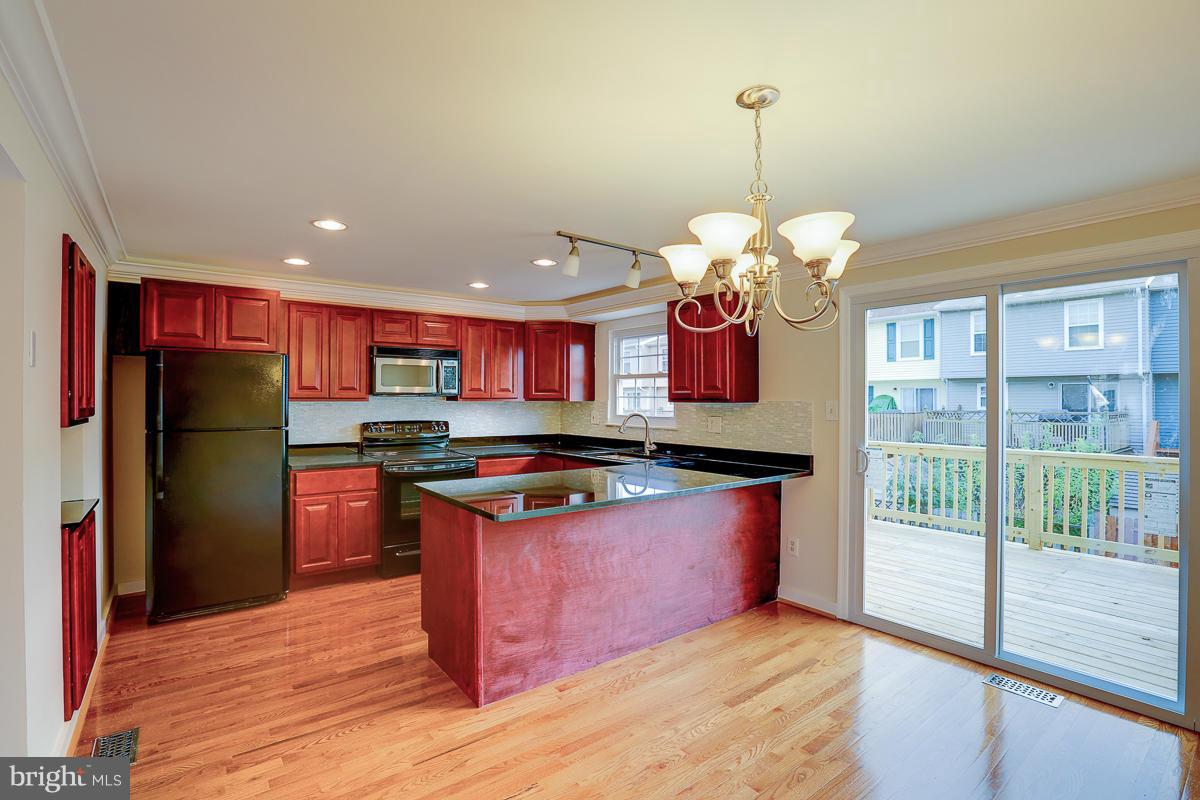 4003 Issacs Road Baltimore, MD 21220 - Photo 17 of 30 Kitchen