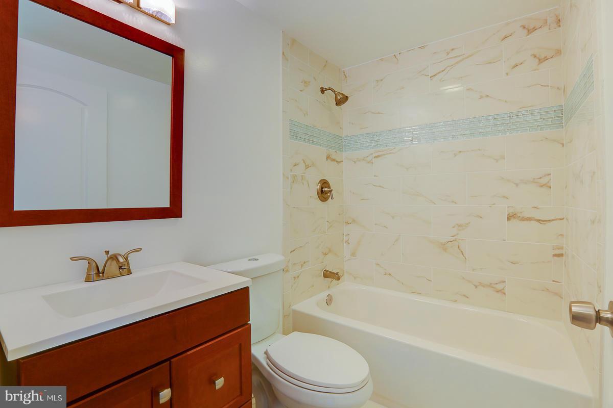 4003 Issacs Road Baltimore, MD 21220 - Photo 22 of 30 Bath