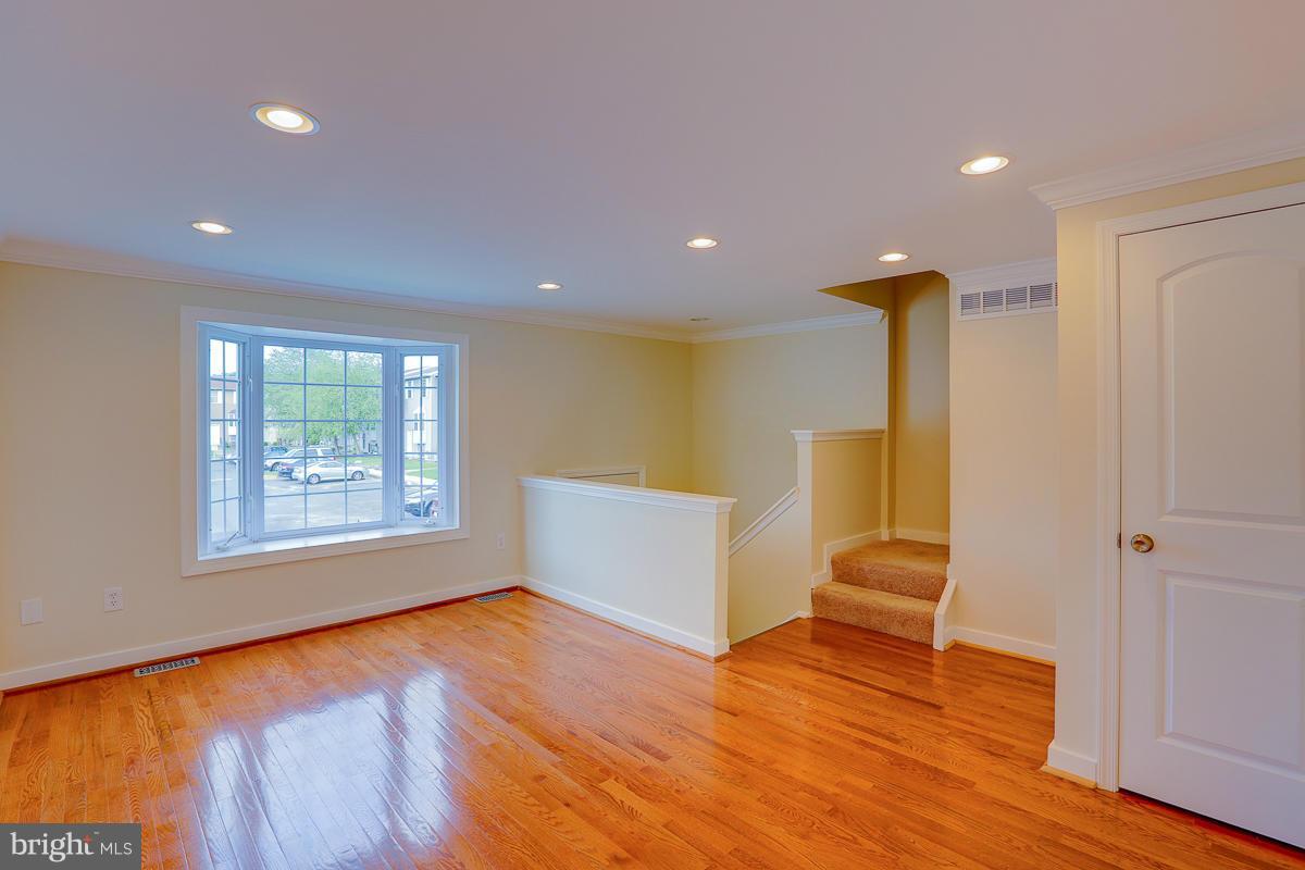 4003 Issacs Road Baltimore, MD 21220 - Photo 5 of 30 Living Room