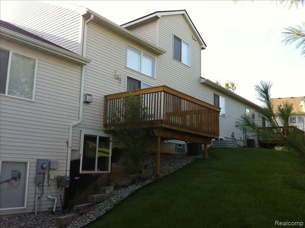 975 Spirea, Unit 60 Howell, MI 48843 - Photo 22 of 24 Spirea Pics 002