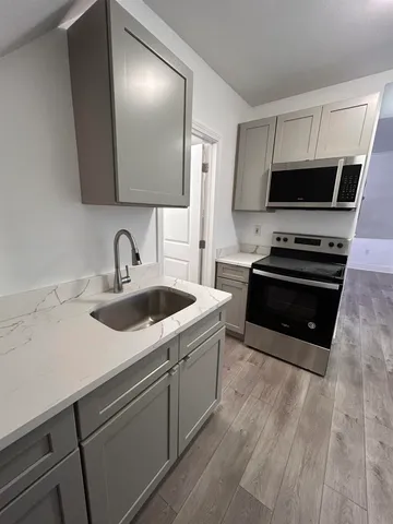 $1,900 | 20 Chapel Street, Unit 5, Portsmouth, NH 03801