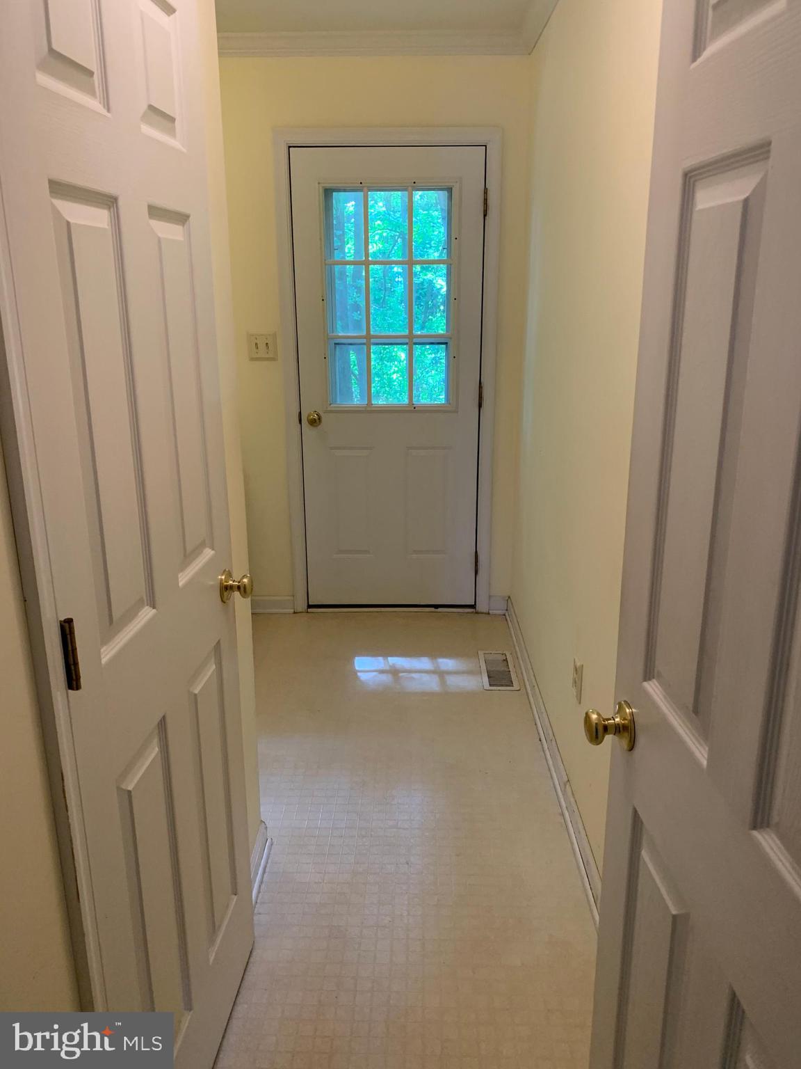 6658 Ganeys Wharf Road Preston, MD 21655 - Photo 14 of 48 MUDROOM/LAUNDRY ROOM THAT LEADS TO BACKYARD