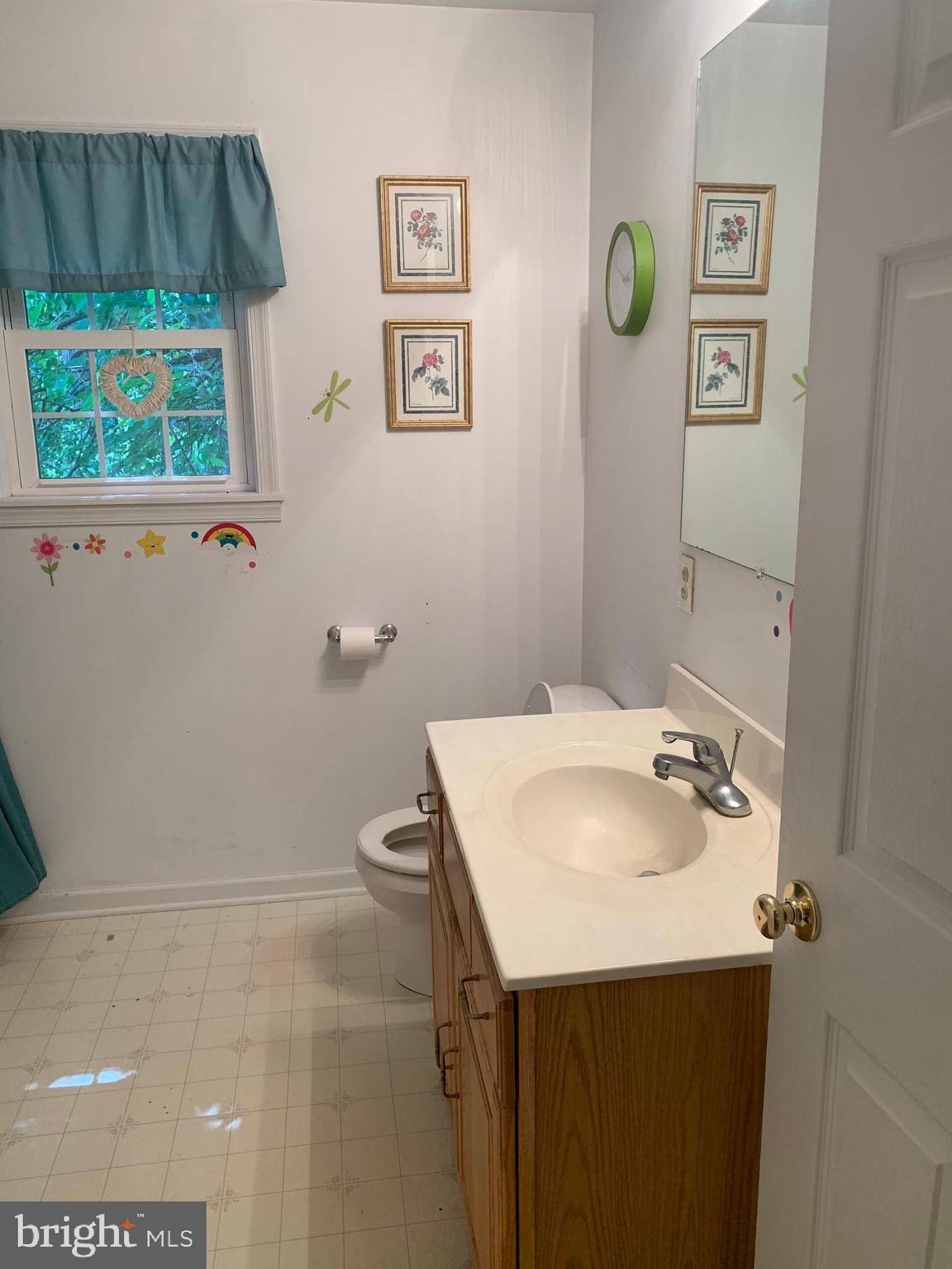 6658 Ganeys Wharf Road Preston, MD 21655 - Photo 24 of 48 UPSTAIRS HALL BATHROOM