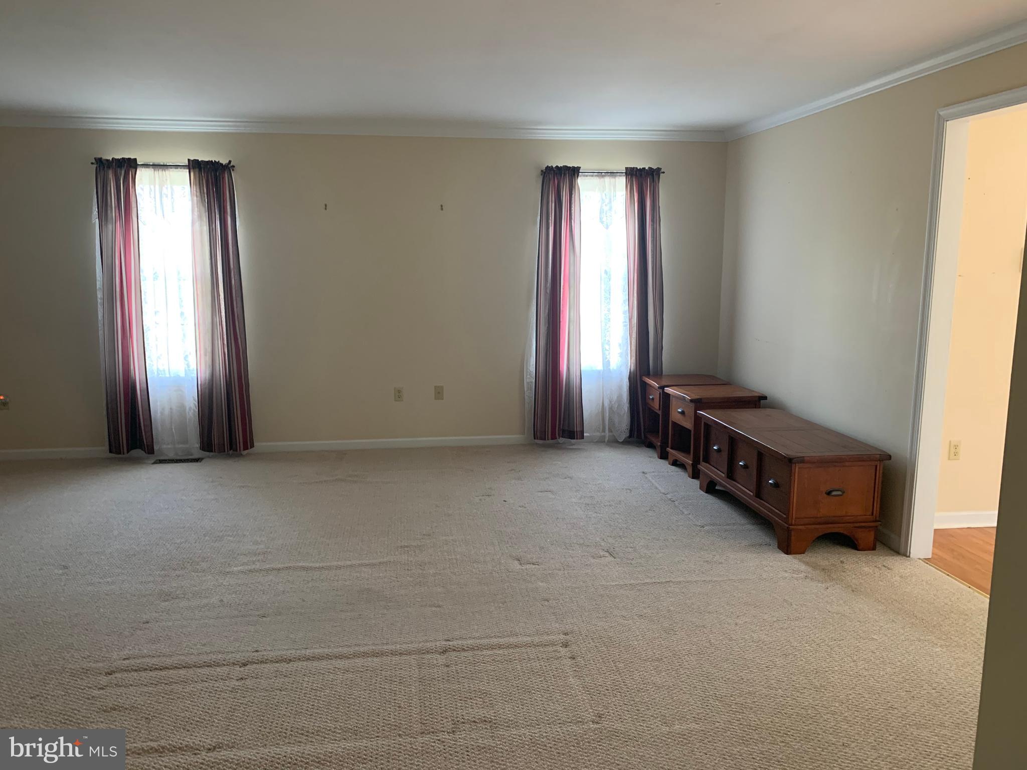 6658 Ganeys Wharf Road Preston, MD 21655 - Photo 10 of 48 LIVING ROOM