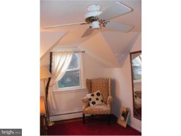 424 Suffolk Road Flourtown, PA 19031 - Photo 3 of 9 Bedroom