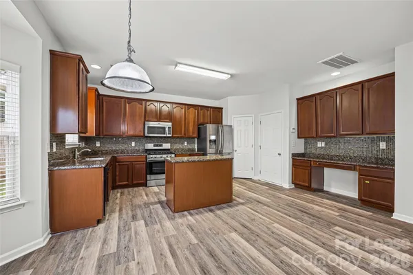 $3,100 | 2704 Piersland Drive, Matthews, NC 28104