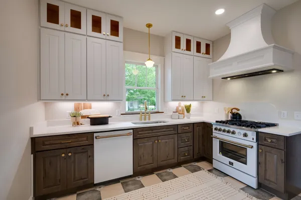 $679,900 | 414 West College Street, Dickson, TN 37055