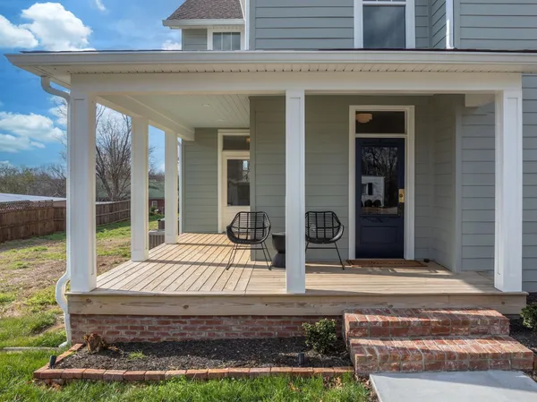 $679,900 | 414 West College Street, Dickson, TN 37055