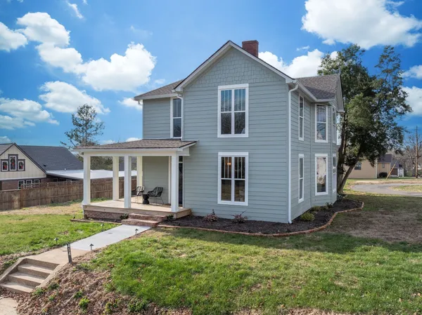 $679,900 | 414 West College Street, Dickson, TN 37055