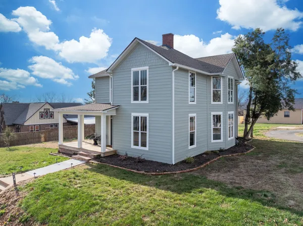 $679,900 | 414 West College Street, Dickson, TN 37055