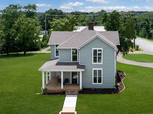 $679,900 | 414 West College Street, Dickson, TN 37055