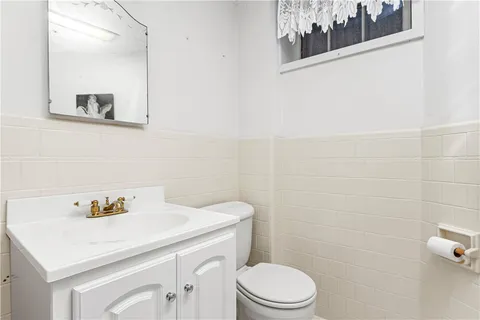 $1,275,000 | 133 Tupelo Hill Drive, Cranston, RI 02920