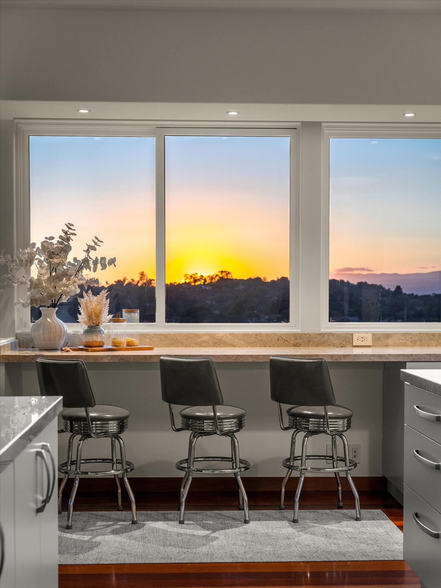 930 Monte Drive Santa Barbara, CA 93110 - Photo 12 of 50 Breakfast bar