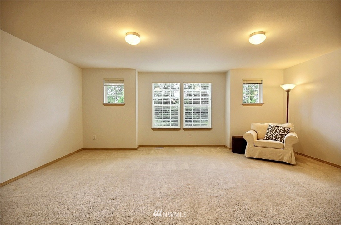 4314 Northeast 2nd Lane Renton, WA 98059 - Photo 8 of 12