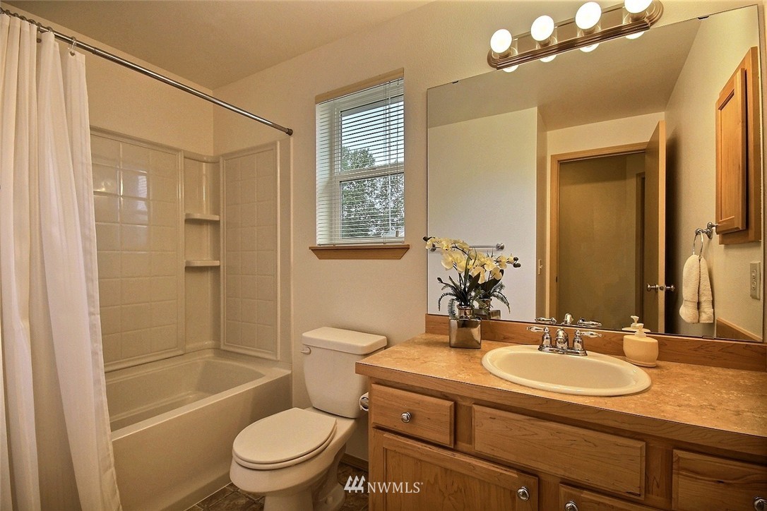4314 Northeast 2nd Lane Renton, WA 98059 - Photo 9 of 12