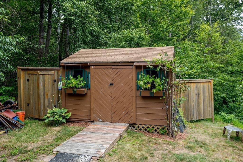 188 Hubbardston Road Templeton, MA 01468 - Photo 27 of 33
