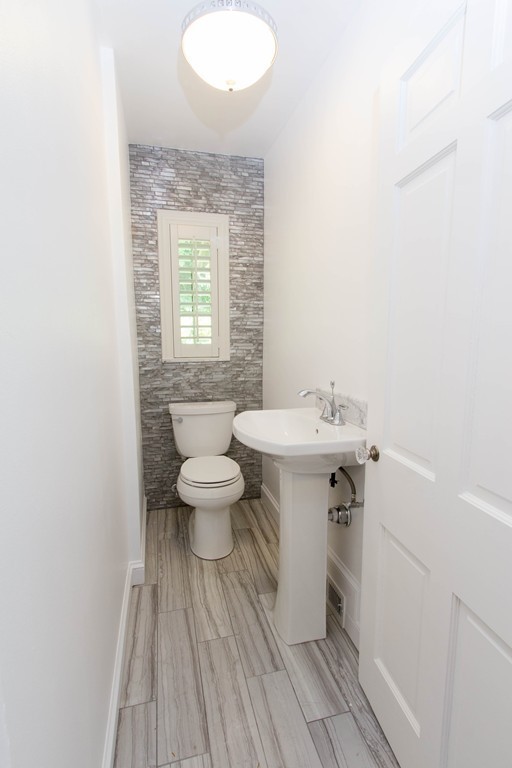 77 Welland Road Brookline, MA 02445 - Photo 7 of 27