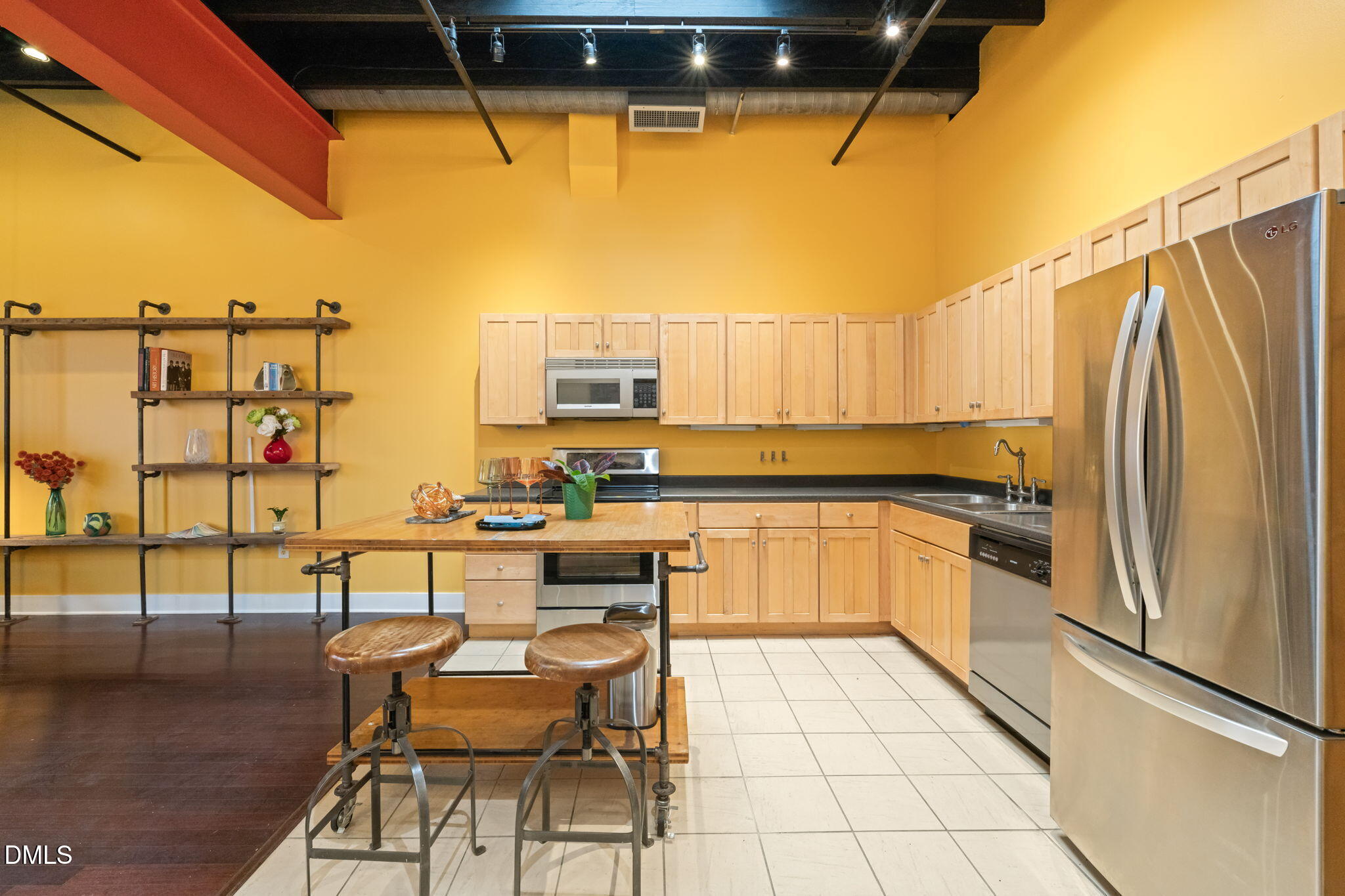 208 Rigsbee Avenue, Unit 206 Durham, NC 27701 - Photo 16 of 36 15-web-or-mls-untitled-3 (2)