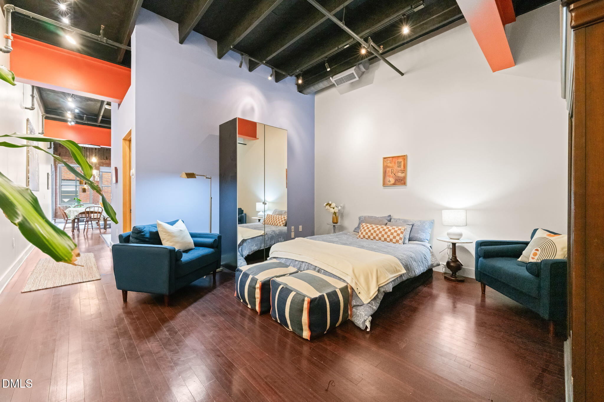 208 Rigsbee Avenue, Unit 206 Durham, NC 27701 - Photo 7 of 36 6-web-or-mls-untitled-18