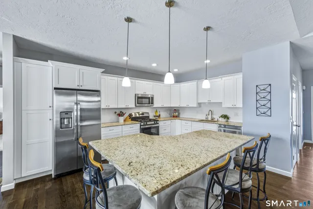 $614,900 | 4 Jessie Lane, East Windsor, CT 06016