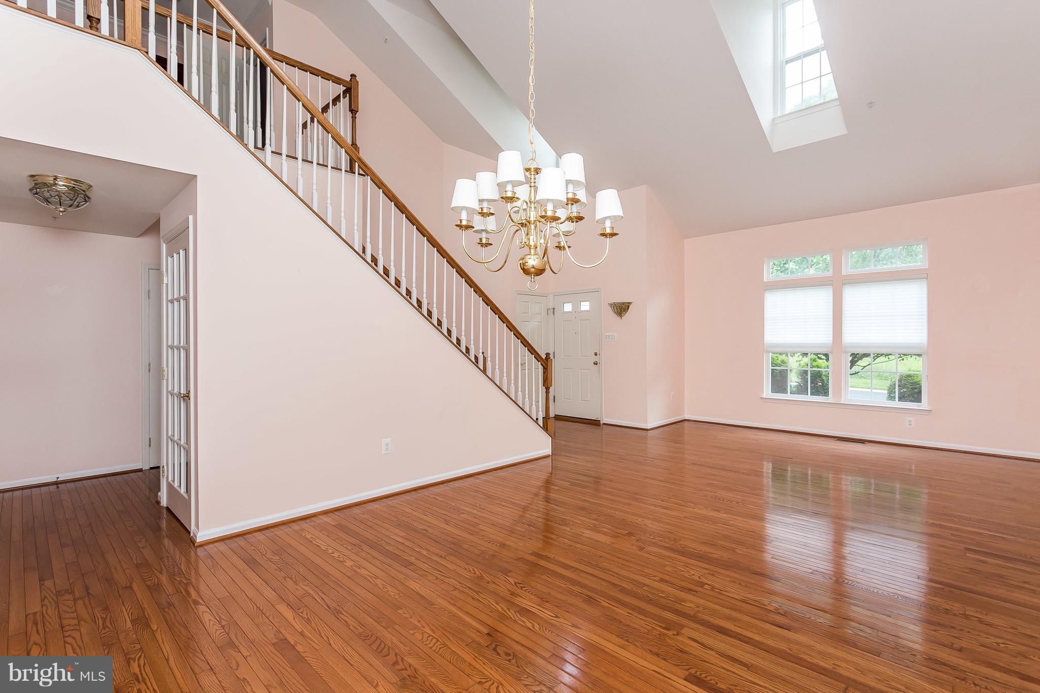 LIVING ROOM /DINING ROOM COMBO