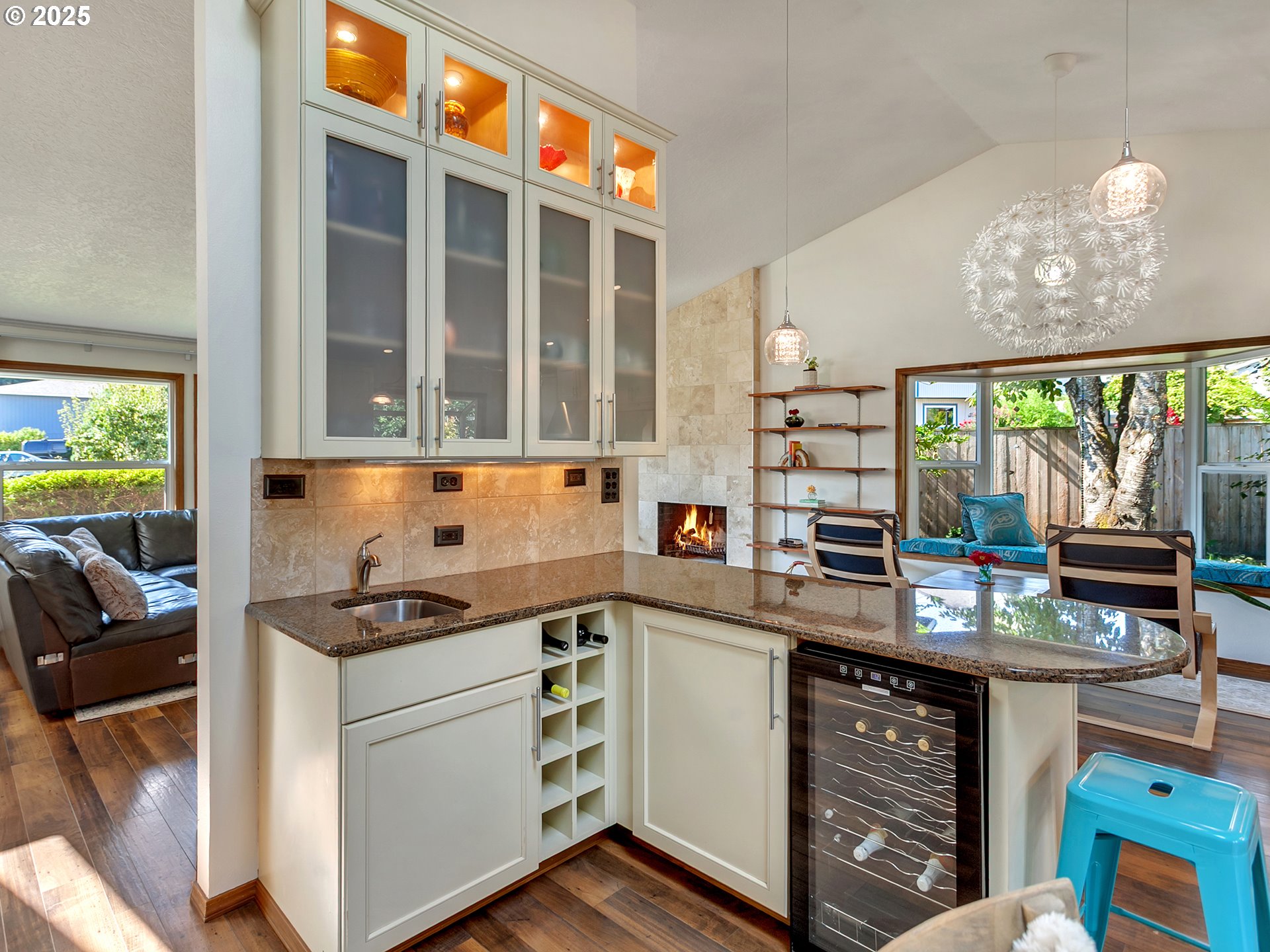 29385 Southwest Teton Way Wilsonville, OR 97070 - Photo 20 of 48 Wet Bar