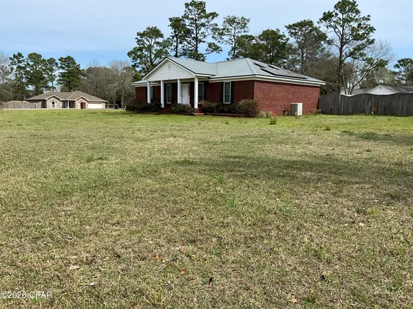 $450,000 | 22 10 Lake Drive, DeFuniak Springs, FL 32433