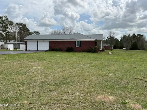 $450,000 | 22 10 Lake Drive, DeFuniak Springs, FL 32433