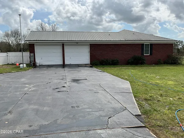 $450,000 | 22 10 Lake Drive, DeFuniak Springs, FL 32433