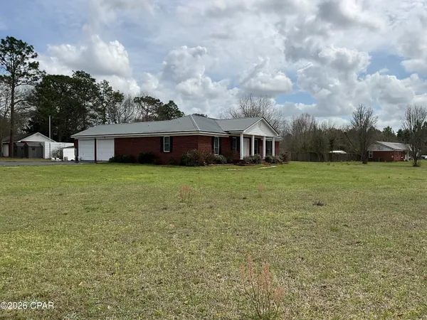 $450,000 | 22 10 Lake Drive, DeFuniak Springs, FL 32433