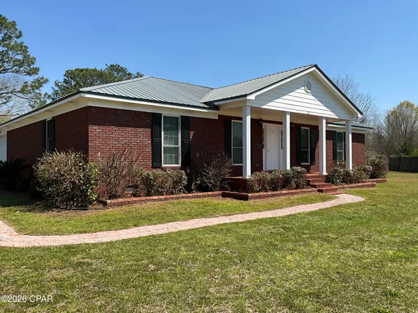 $450,000 | 22 10 Lake Drive, DeFuniak Springs, FL 32433
