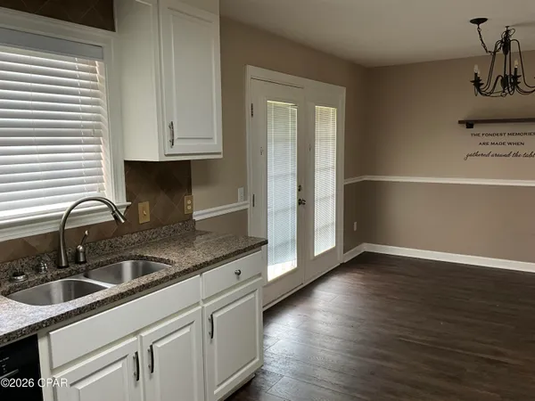 $450,000 | 22 10 Lake Drive, DeFuniak Springs, FL 32433