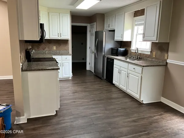 $450,000 | 22 10 Lake Drive, DeFuniak Springs, FL 32433