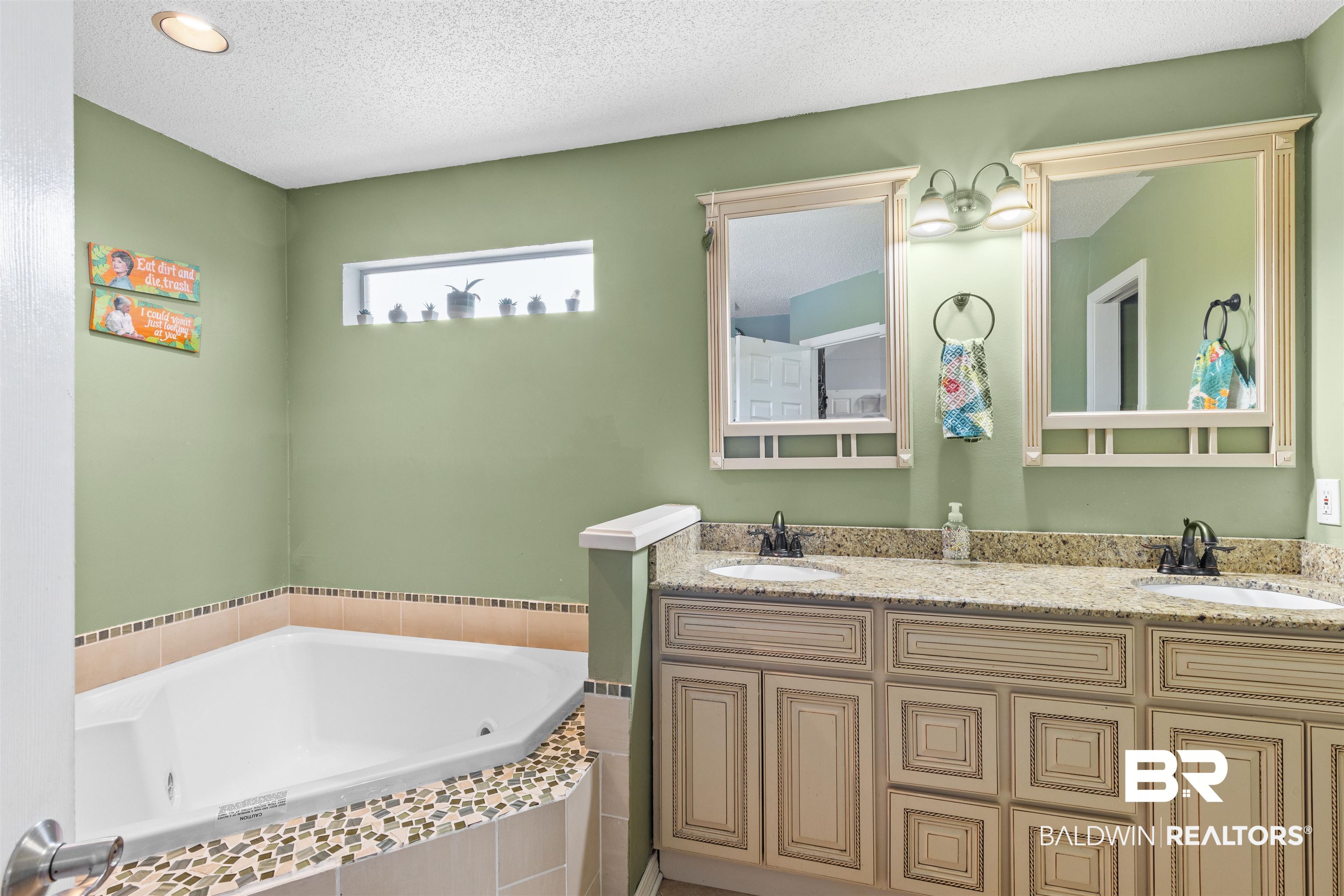 3075 Azalea Trace Drive Mobile, AL 36695 - Photo 21 of 33 Bathroom