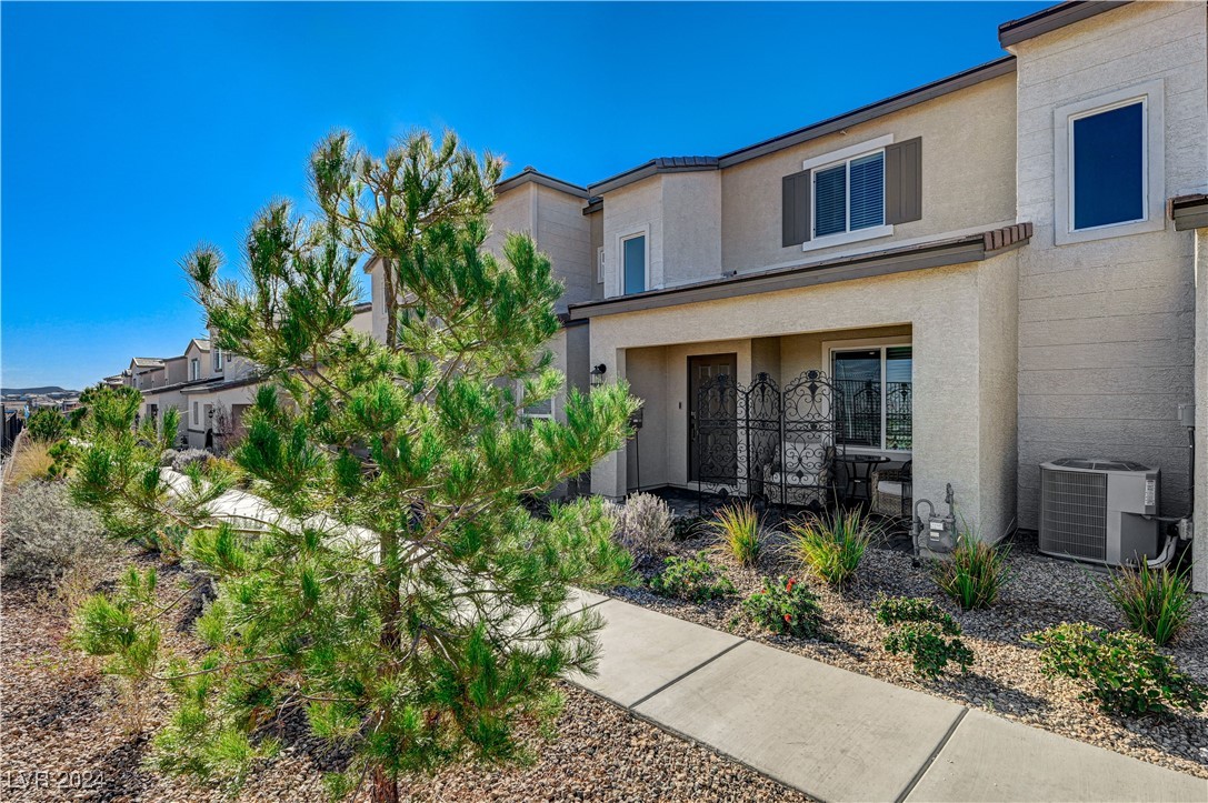 6176 Rathbone Street Las Vegas, NV 89166 - Photo 1 of 46