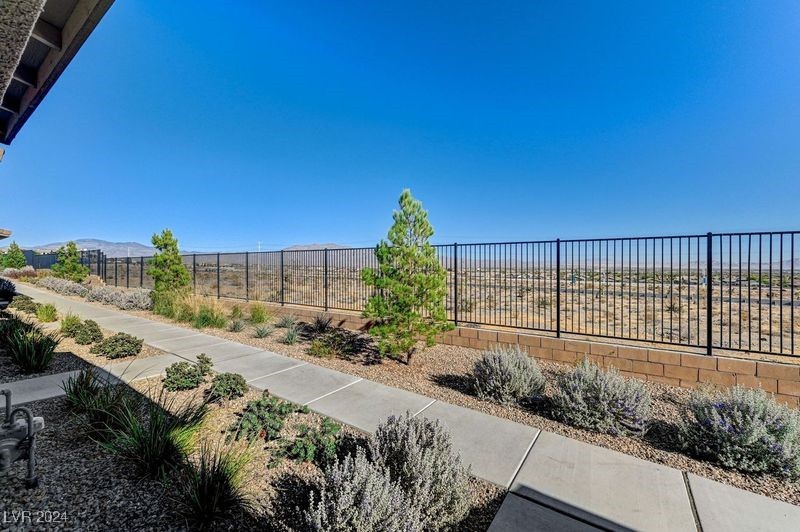 6176 Rathbone Street Las Vegas, NV 89166 - Photo 5 of 46