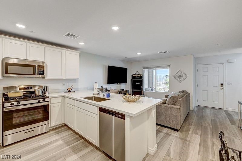 6176 Rathbone Street Las Vegas, NV 89166 - Photo 8 of 46