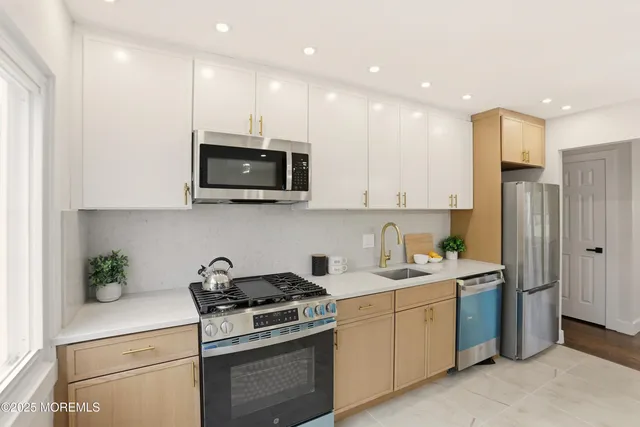 $559,000 | 1599 Woodcrest Drive, Toms River, NJ 08753