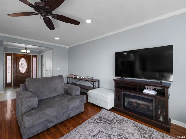 $319,900 | 2213 Cordova Court, Pekin, IL 61554