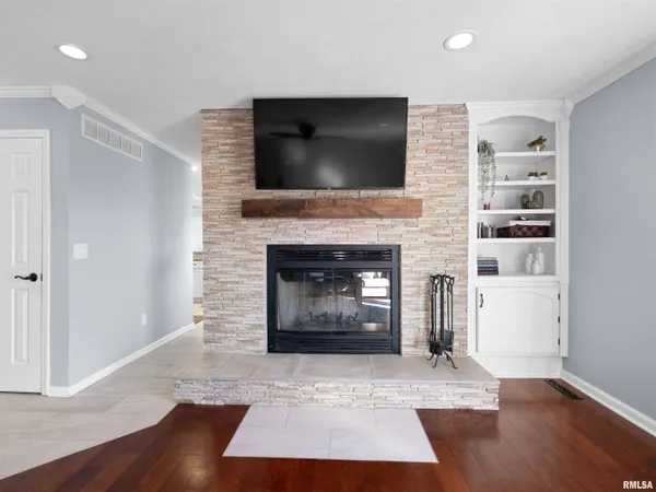 $319,900 | 2213 Cordova Court, Pekin, IL 61554