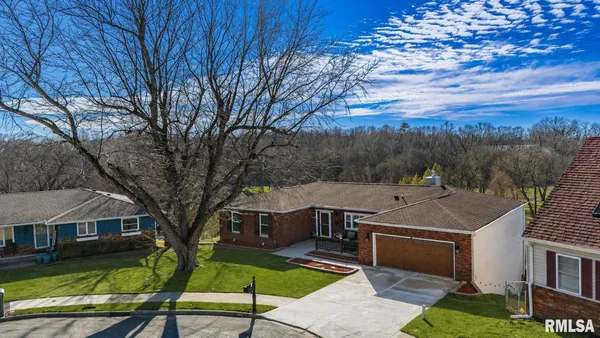 $319,900 | 2213 Cordova Court, Pekin, IL 61554