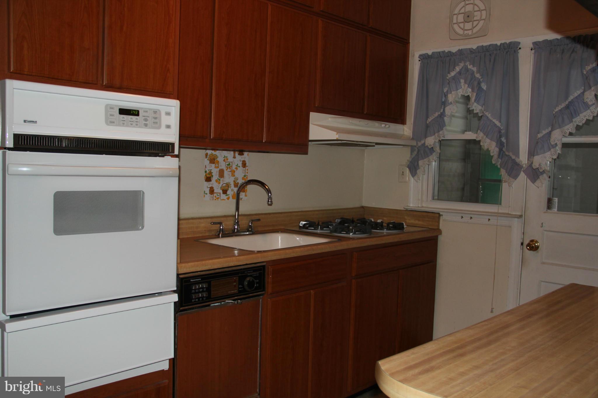 2108 Vailthorn Road Baltimore, MD 21220 - Photo 10 of 22 Kitchen