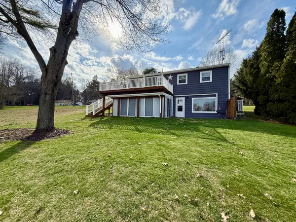 $329,900 | 5375 Paradise Drive, Reading, MI 49274