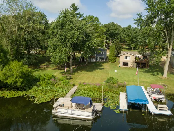 $329,900 | 5375 Paradise Drive, Reading, MI 49274